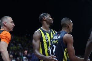 Ποιος σταρ της Euroleague «τρελάθηκε» με τον μισθό του Χέιζ-Ντέιβις;
