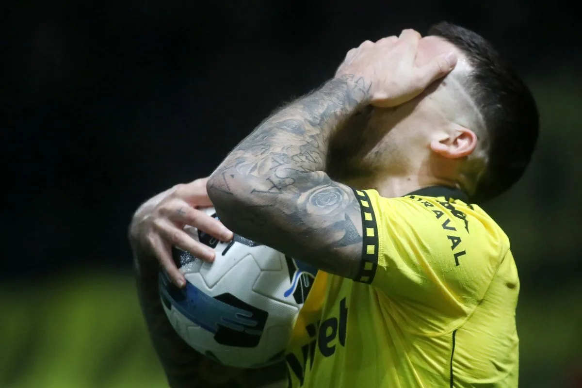 Κάρλες Πέρεθ Άρης