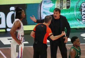 Έξαλλος ο Αταμάν, αποβλήθηκε στο Παναθηναϊκός – Παρί: Γιατί «φώναζε» στους διαιτητές; (video)