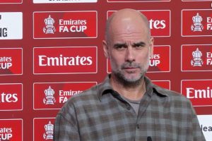 Ο Γκουαρδιόλα τρελάθηκε και πρότεινε σε δημοσιογράφο να γίνει βοηθός του (video)