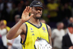 Το «μυθικό» συμβόλαιο του Νάιτζελ Χέιζ-Ντέιβις στον Παναθηναϊκό!