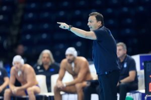 «Έγερνα προς τον Ολυμπιακό αλλά…»: Ο Θοδωρής Βλάχος στους Betarades για την «ευλογία» της Εθνικής πόλο (video)