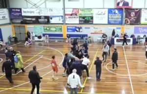 Θλιβερά γεγονότα σε αγώνα της Α1 γυναικών με ύβρεις και σπρωξίματα (video)