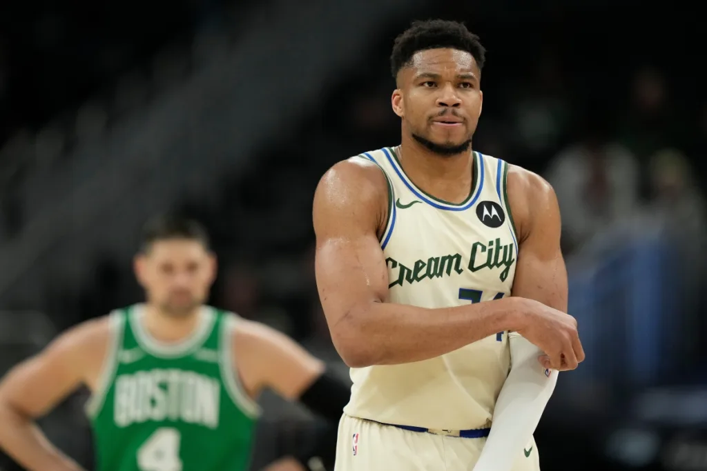 Αντετοκούνμπο και μετά το… χάος: Ο πιο efficient παίκτης στην ιστορία του ΝΒΑ