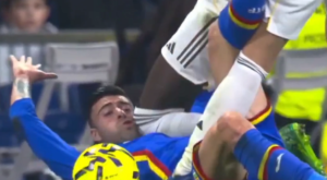 Σοκαριστικό μαρκάρισμα του Ρίντιγκερ – Χτύπησε αντίπαλο με το γόνατο στο πρόσωπο, δεν πήρε ούτε κάρτα!