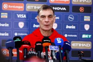 Ο Μπαρτζώκας, ο Ροβεσπιέρος και οι αναλυτές που «πρέπει κάτι να πουν» (και) για τον Ολυμπιακό