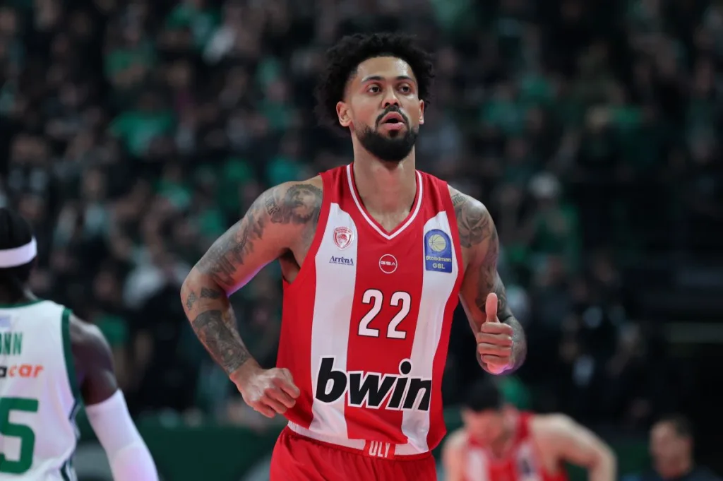 O Ολυμπιακός «έτρεχε» με 101, ενώ έπαιξε για ένα ημίχρονο, χωρίς τον πρώτο του σκόρερ (video)