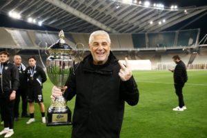 O Αλέκος Βοσνιάδης στους Betarades: Το «μυστικό» της επιτυχίας & η «ευχή» του για την Καλαμάτα (video)