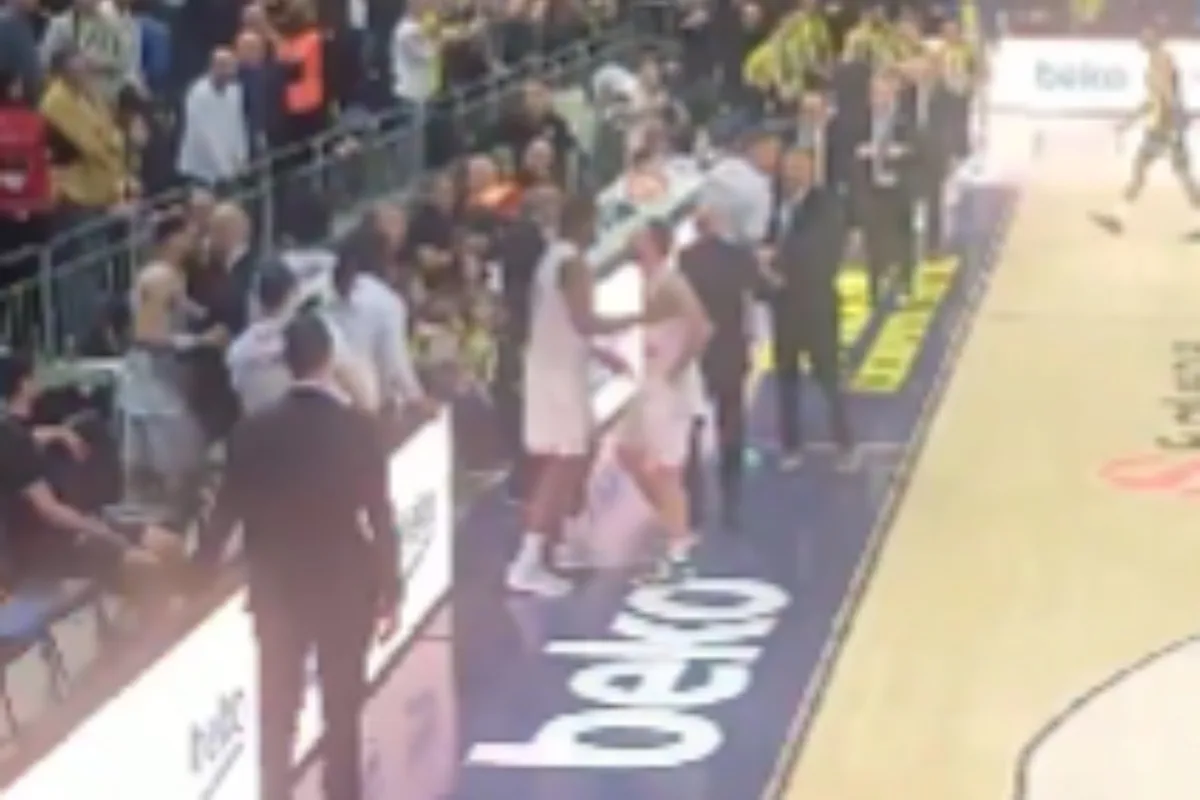 Μάικ Τζέιμς Μονακό