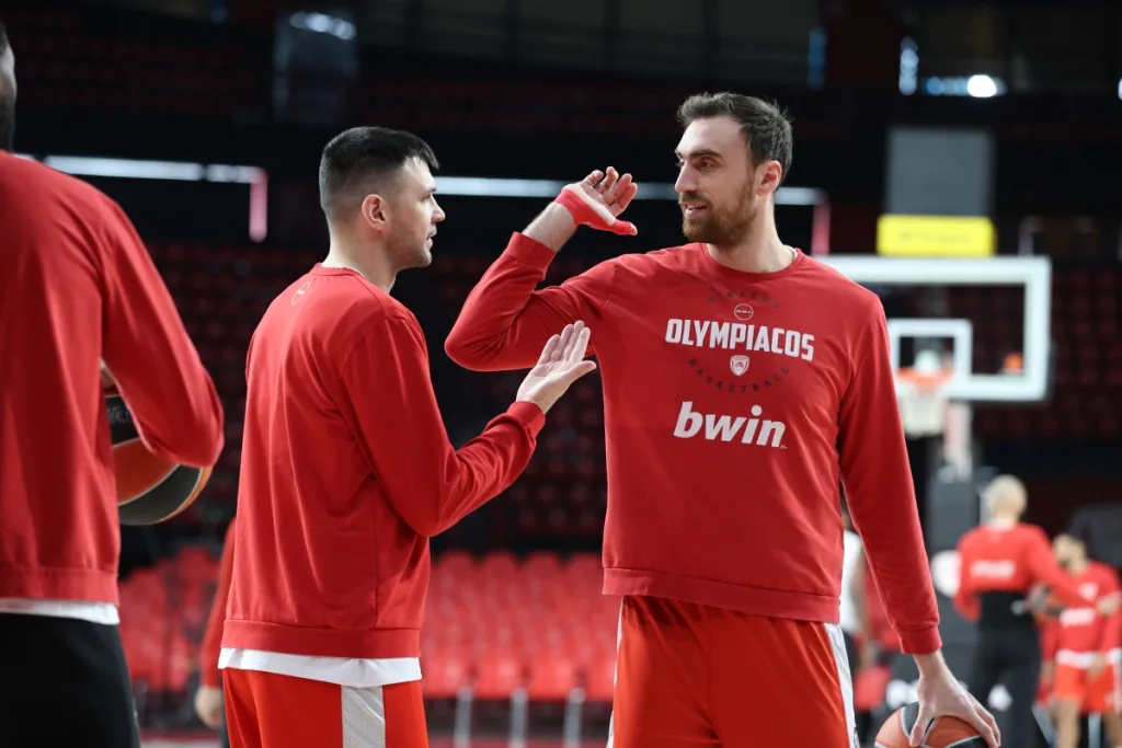 Τι ισχύει με Μιλουτίνοφ & ο μοναδικός… εχθρός