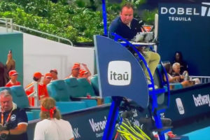 «Θα έπρεπε να ντρέπεσαι»: Γιατί ο Τσιτσιπάς ήταν έξαλλος με τον διαιτητή; (video)