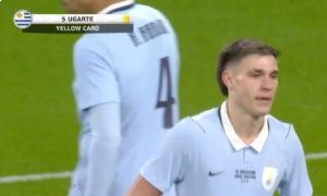 Ουρουγουανός είδε δύο κίτρινες κάρτες κόντρα στην Αγγλία αλλά δεν αποβλήθηκε (video)