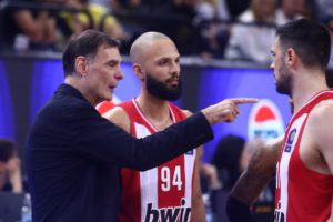 Ο απόλυτος Ολυμπιακός το έκανε ξανά και προσπέρασε τον Παναθηναϊκό