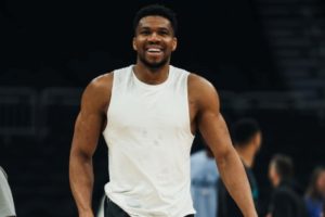 Η «μπηχτή» του Γιάννη Αντετοκούνμπο στους Μπακς και η παράκληση συμπαίκτη του για να μείνει