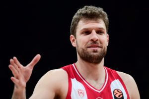 Ο Βεζένκοφ στην καταδίωξη της κορυφής των βραβείων της πρώτης πεντάδας: Ποιον κυνηγά;