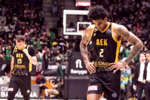 H AEK δεν «έσπασε» την εκτός έδρας «κατάρα», αλλά και πάλι έχει το… πλεονέκτημα (video)