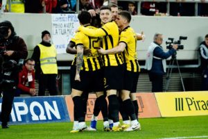 H AEK έβαλε «φρένο» στον Ολυμπιακό, για να συνεχίσει ένα απίθανο σερί της (video)