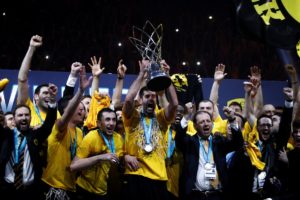 Ντούσαν Σάκοτα στους Betarades για ΑΕΚ: «Εφ’ όρου ζωής το δέσιμο της οικογένειας με την ομάδα» (video)